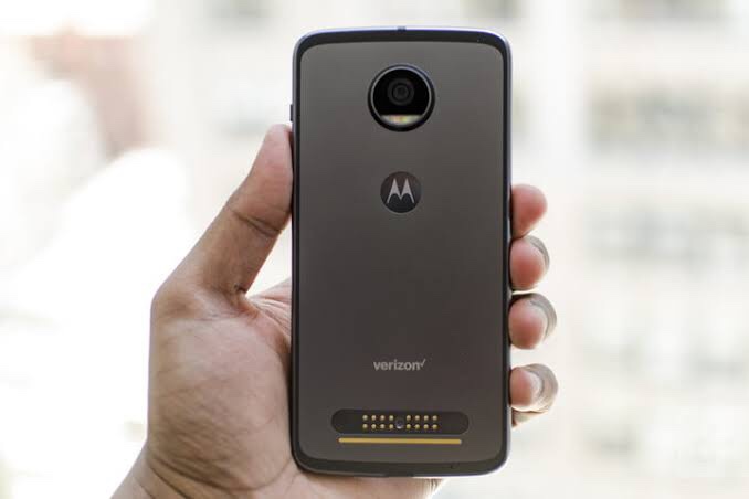 Moto z2 play screen goes black during calls/ black screen problem solution